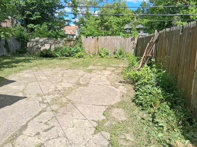 Building Photo - 13330 Strathmoor St