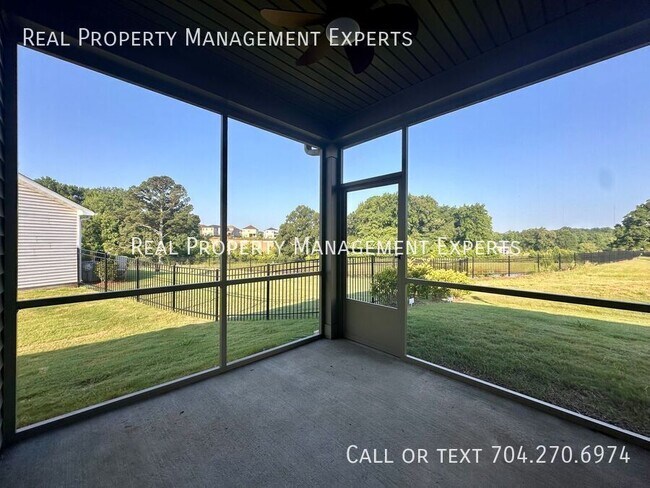 Building Photo - 3012 Striped Maple Ct