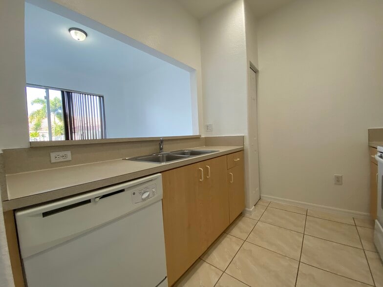 Building Photo - 10985 SW 239th Ter