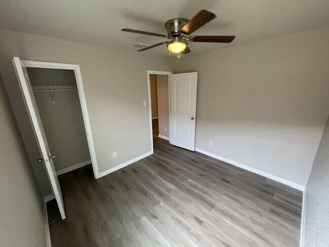 Building Photo - 3618 Foster Meadows
