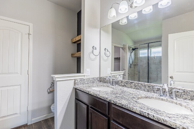 Building Photo - 925 Cypress Ml
