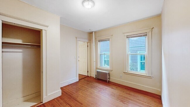 Building Photo - 16 Bentham Rd