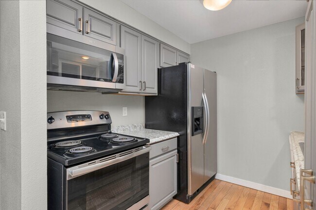 Building Photo - 9th Ct Duplex - AL-2402