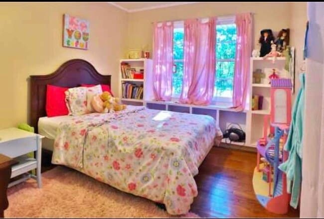 Building Photo - 406 Owens Dr