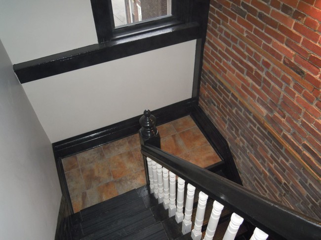 Stairwell - 2010 E Carson St