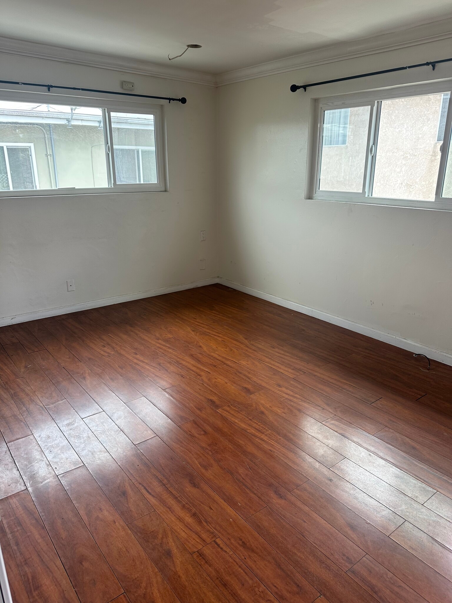 Building Photo - 4325 W 147th St