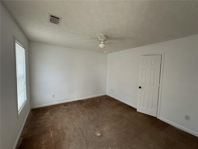 Building Photo - 1847 Harmony Trce