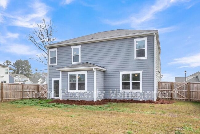 Building Photo - 205 Maple Hl Dr