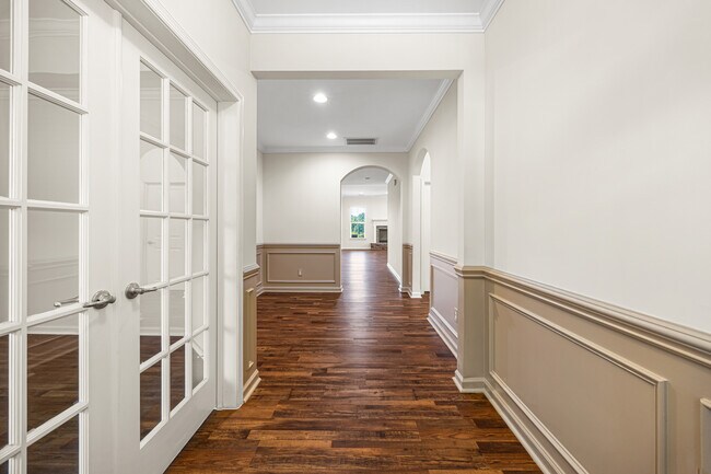 Building Photo - 4006 Fall Oak Terrace