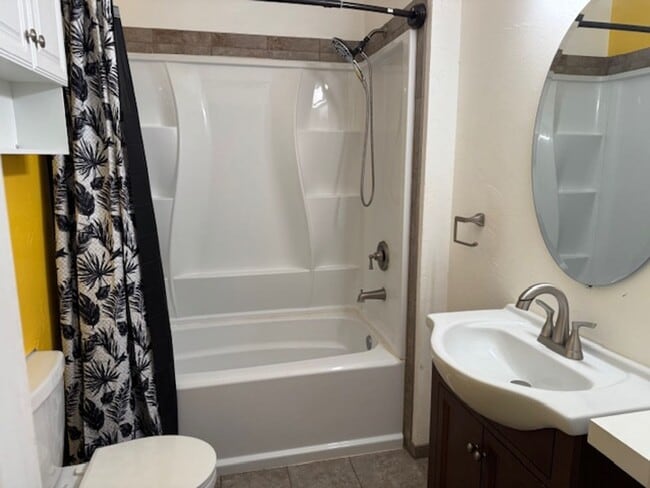 Building Photo - ALL PROSPECTIVE TENANTS MUST SUBMIT A $58 ...