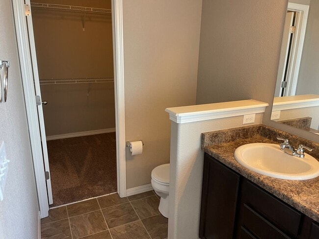 Building Photo - BEAUTIFUL 3BD HOME with A/C in TRAILS at F...