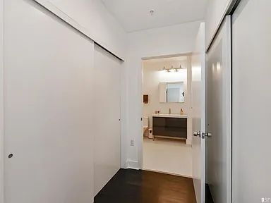 Building Photo - "Spacious 1-Bedroom Sanctuary in Vibrant San Francisco – 949 Sq Ft of Comfort & Style!"