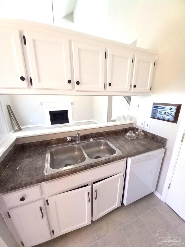 Building Photo - 7009 Weatherwood Dr