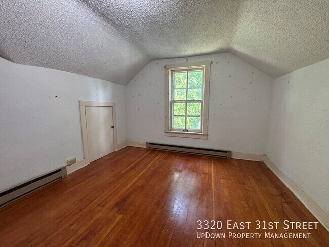 Building Photo - 3320 E 31st St