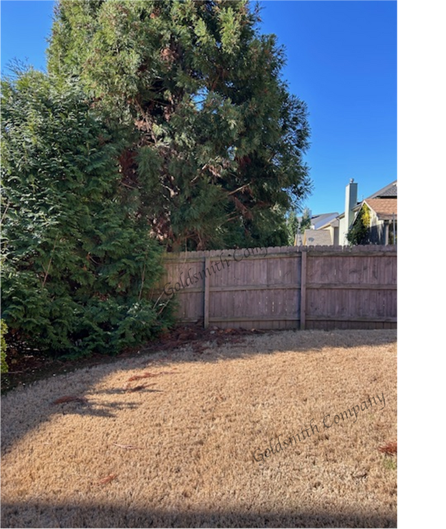 Building Photo - "Spacious 5-Bedroom Retreat with 4 Full Baths in Greenville - 3,400 Sq Ft of Comfort!"