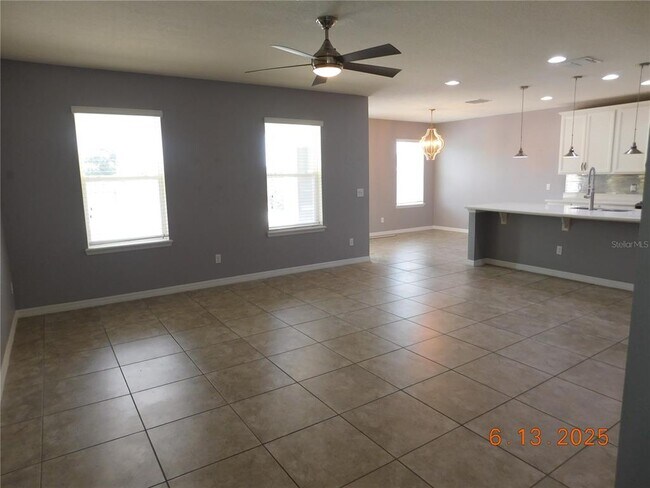 Building Photo - 3199 Turret Dr