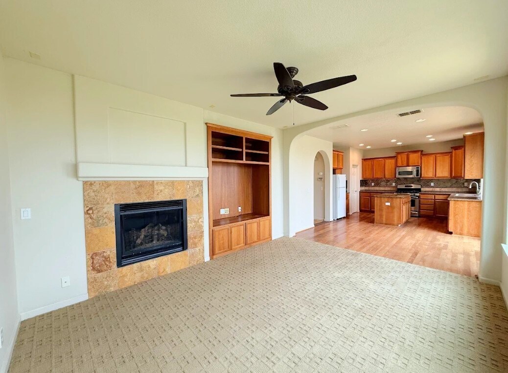 Building Photo - 4290 Lasalle Dr