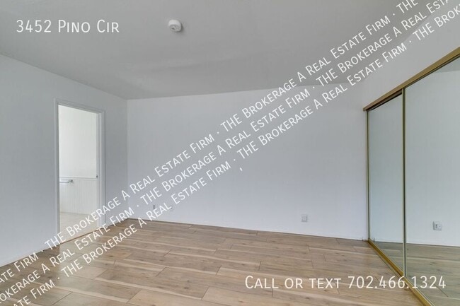 Building Photo - 3452 Pino Cir