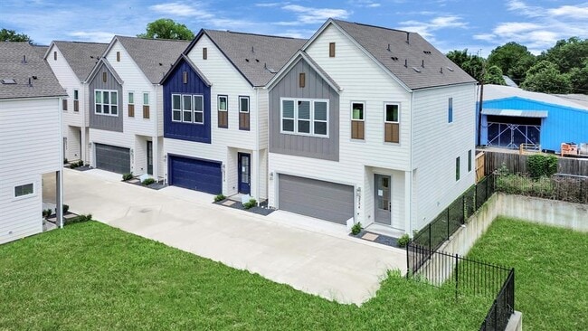 Building Photo - 5240 Texas St
