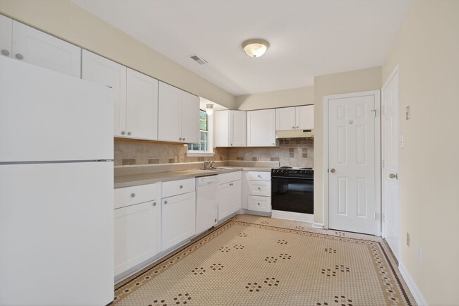 Building Photo - 227 Ashridge Ln