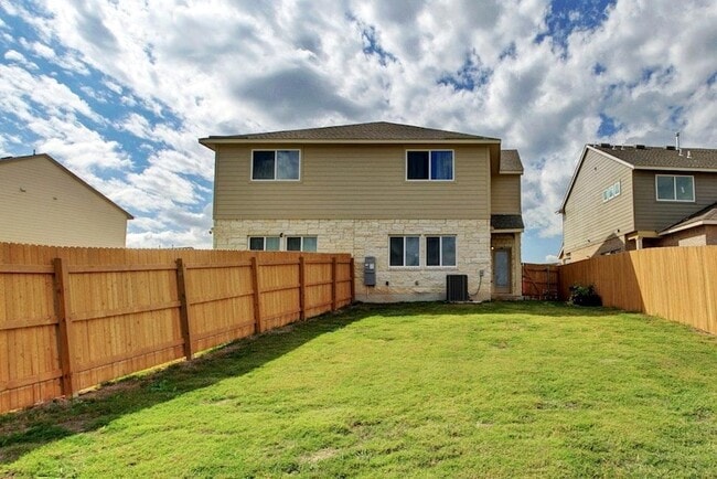 Building Photo - 413 White Steppe Way