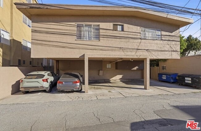 Building Photo - 1475 S Wooster St