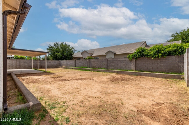 Building Photo - 2420 E Garnet Ave