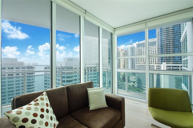 Building Photo - 950 Brickell Bay Dr