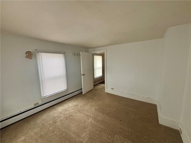 Building Photo - 305 Steuben St