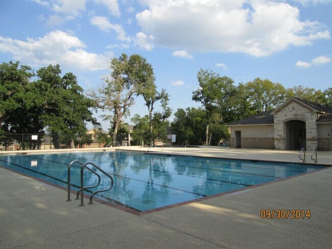 Building Photo - 5801 Knoll Pines Pass