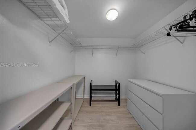 Building Photo - 2101 Brickell Ave