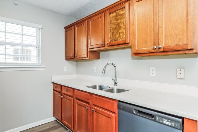 Building Photo - 69 Middlebrook Dr