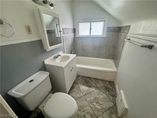 Building Photo - 839 Lecona Dr