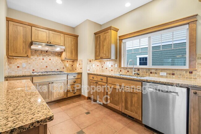 Building Photo - 3270 N Waterwood Ln