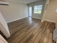 Building Photo - 25 W 6th St