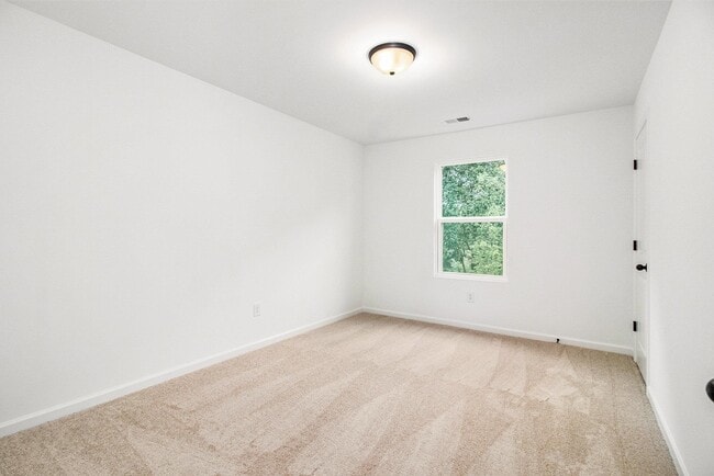 Building Photo - 2022 Boxwood Cir