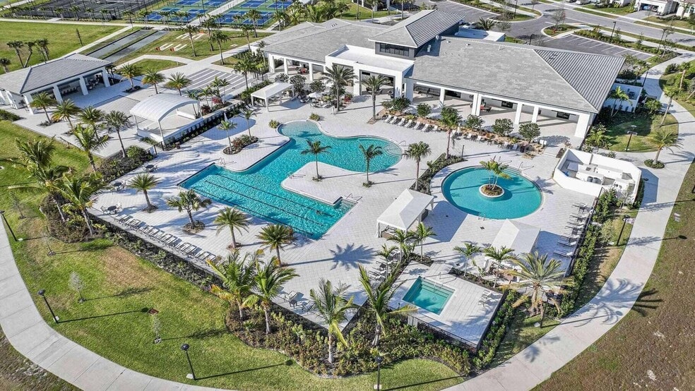 Building Photo - 16124 Key Biscayne Ln