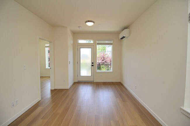 Building Photo - 1111 SE Tenino St