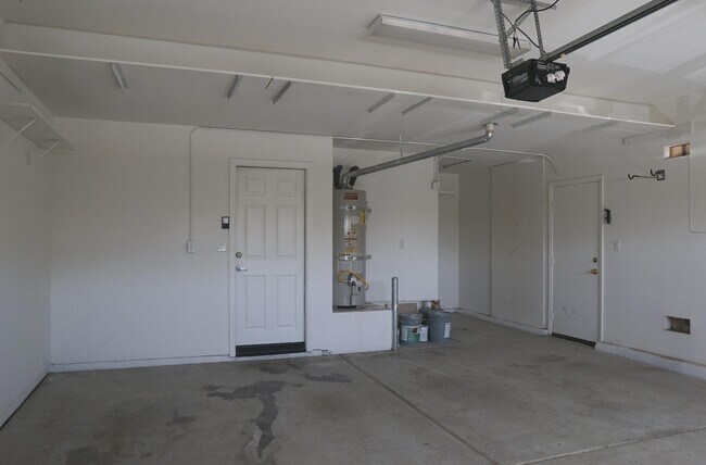 Building Photo - 35579 Domani Dr