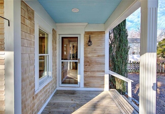 Building Photo - 18 Orchard Ave