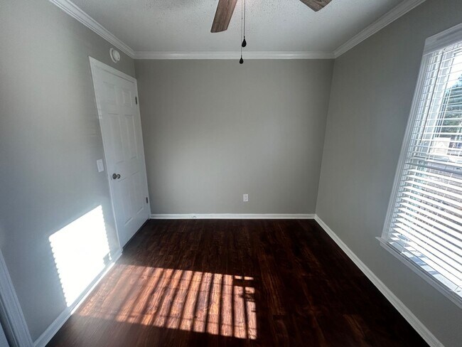 Building Photo - 207 Coronado Rd