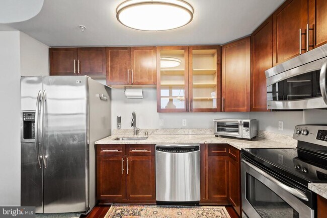 Building Photo - 157 Fleet St