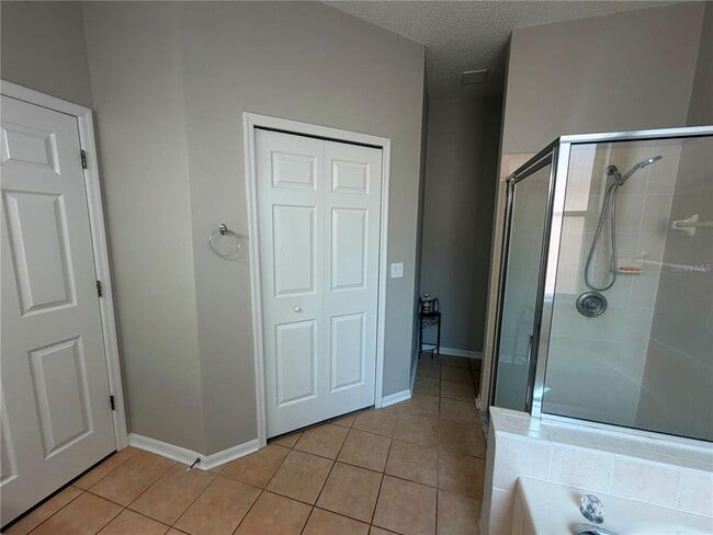 Building Photo - 10327 Goldenbrook Way