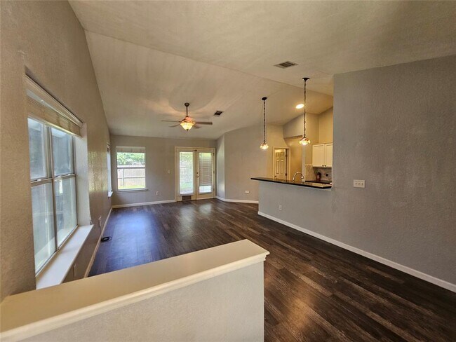 Building Photo - 174 Prairie Springs Loop