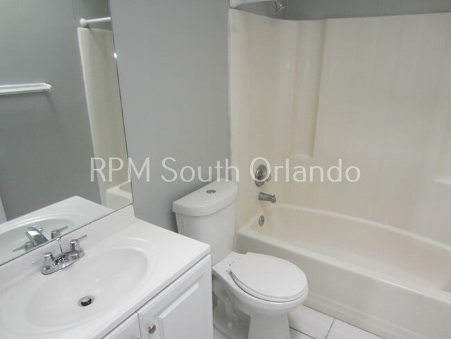 Building Photo - Move-in special! Half off first month's rent!