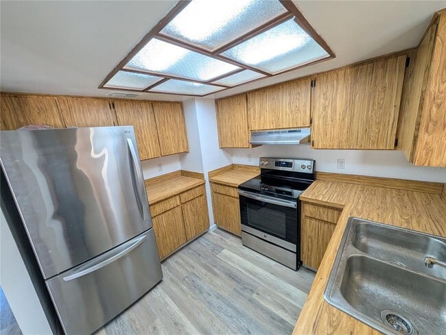 Building Photo - 11513 Valencia Dr