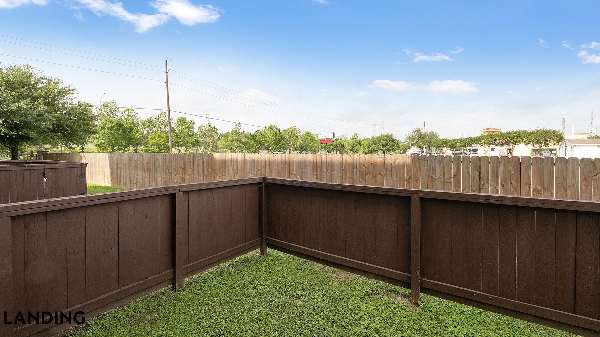 Building Photo - 14807 Woodland Hills Dr