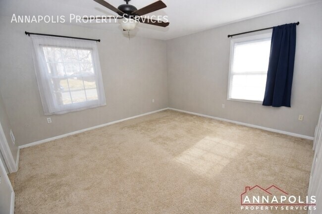 Building Photo - 1027 Springhill Way