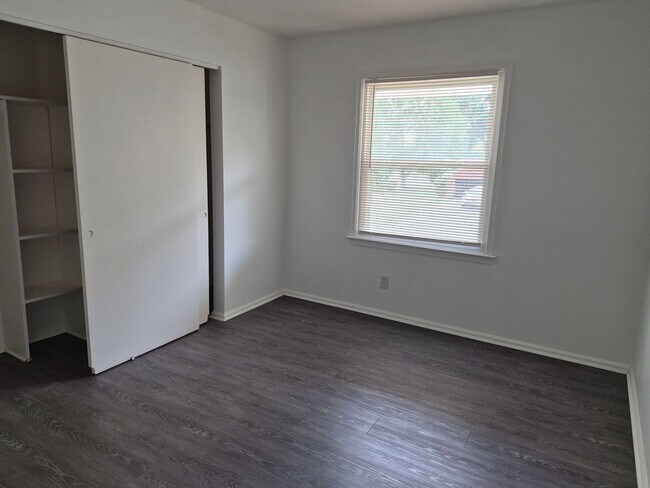 Building Photo - 3514 Valleston Pkwy