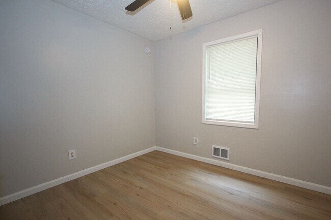 Building Photo - 948WC